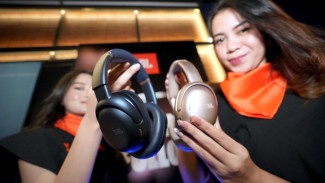Spesifikasi dan Harga Headphone Terbaru JBL Tour One M3 Smart Tx
