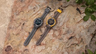 Instinct Crossover AMOLED, Standar Baru Hybrid Smartwatch Premium