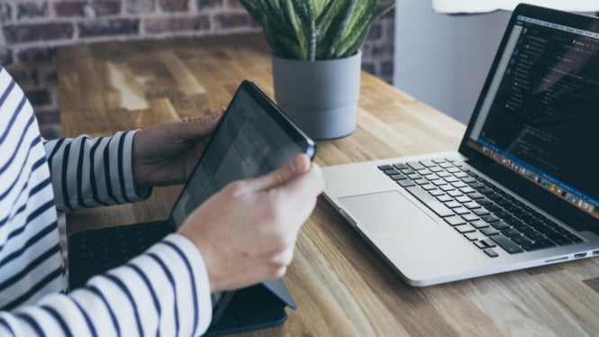 Perbandingan iPad dan Laptop untuk Pelajar