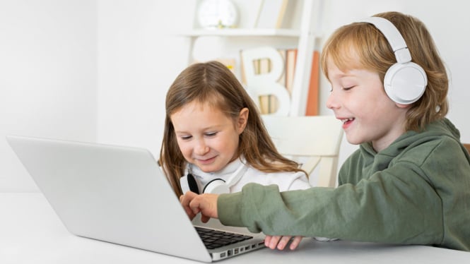 Ilustrasi anak main laptop