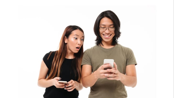 Ilustrasi lacak HP pasangan/HP pasangan