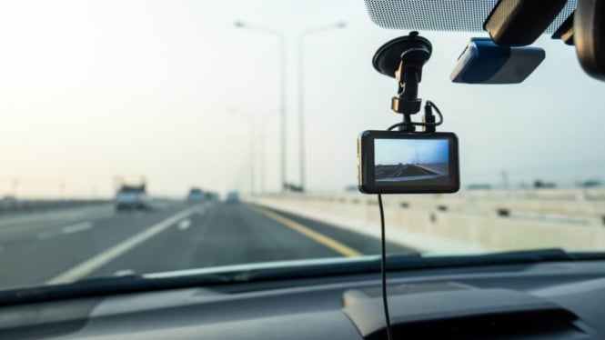ilustrasi Dashcam Mobil