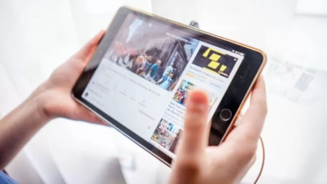 Ilustrasi main tablet