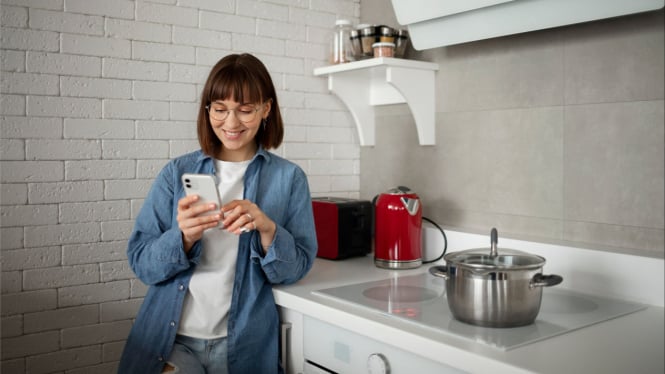 Main HP di dapur/main HP di dekat kompor