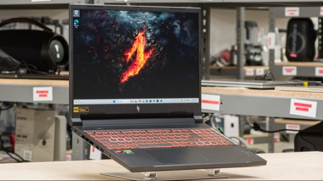 Laptop Acer Nitro V16