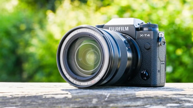 FUJIFILM X-T4