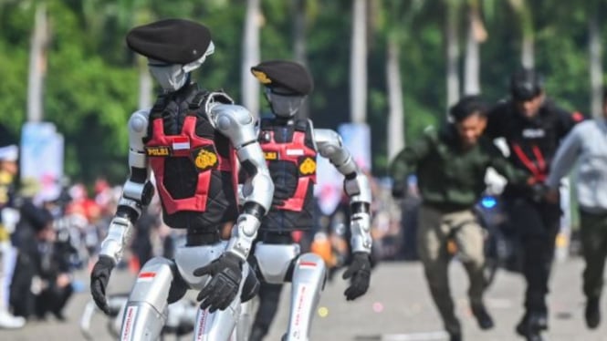 Robot Humanoid Polri