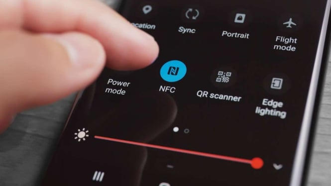 Ilustrasi NFC di Smartphone