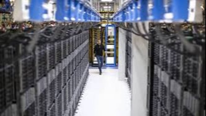 Data center atau Pusat data.