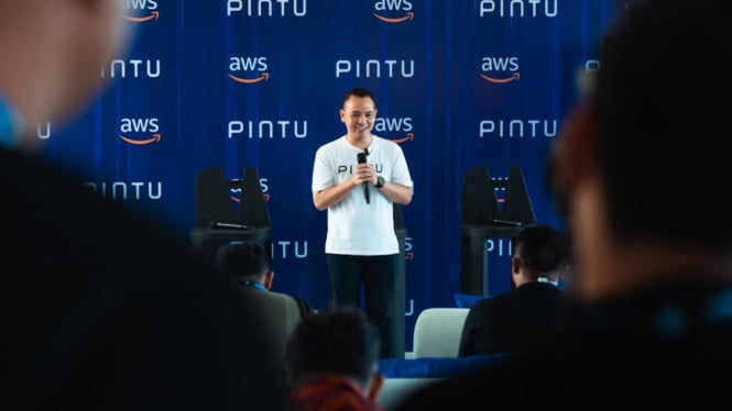 Chief Marketing Officer Pintu, Timothius Martin.