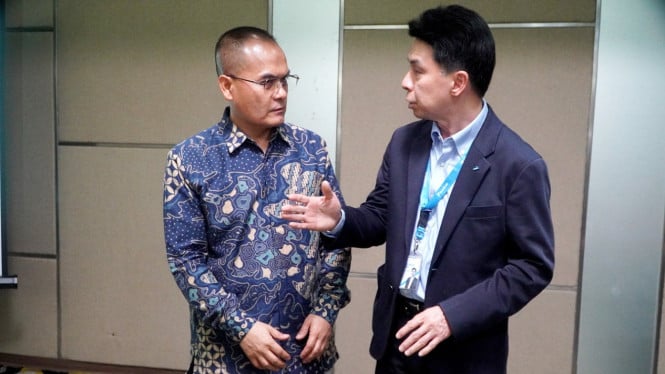 Direktur PT Daikin Airconditioning Indonesia, Budi Mulia (kanan).