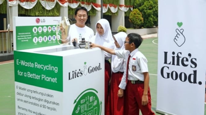Edukasi sampah elektronik.