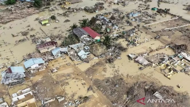 Kondisi dari udara situasi bencana banjir di Aceh Tamiang, Aceh.