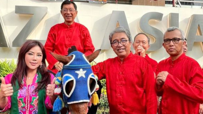 Perayaan Imlek di Plaza Asia.