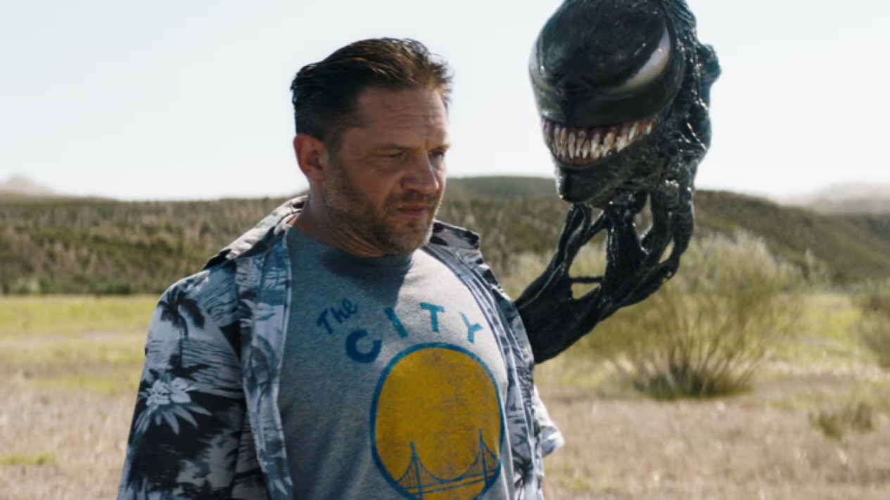 Eddie Brock dan Venom dalam adegan aksi terakhir Venom The Last Dance # Marvel