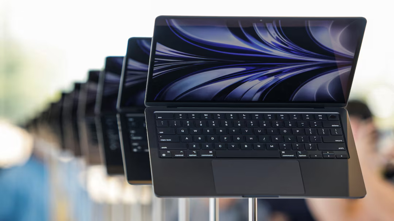 Harga MacBook Air M2 Terjun Bebas di April 2025: Baterai Tahan Seharian, Cocok untuk Mobilitas Tinggi!