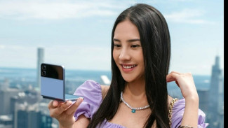 Anya Geraldine Mengaku Suka Flex Mode di Samsung Galaxy Z Flip4 5G