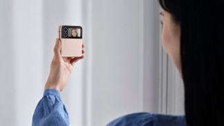 Cara Pakai Quick Shot di Samsung Galaxy Z Flip4 5G untuk Selfie
