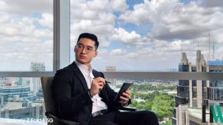 Cerita Raymond Chin dan Felicia Kawilarang Beralih ke Ponsel Lipat