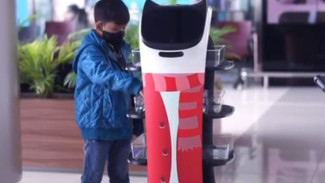Robot Bella Siap Layani Pengunjung Bandara Soetta dan Kualanamu