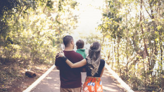 Bahaya Penggunaan Gadget Pada Bayi