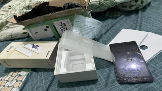 Viral Beli iPhone 13 Di Online Shop yang Datang HP Oppo Pecah