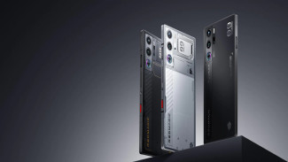 10 HP Snapdragon 8 Gen3 dan Dimensity 9300 dengan Skor AnTuTu Tertinggi April 2024