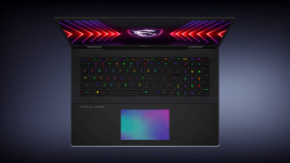 MSI Gaming TITAN 18 Pro Ryzen Edition, CPU Ryzen 9 7945HX3D, GPU RTX 4090 & Layar 4K 120Hz