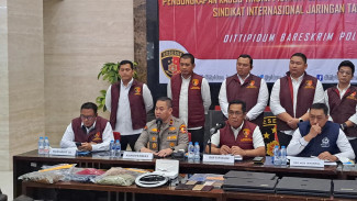 Heboh! Situs Judi Online Tayangkan Host Bugil dan Raup Rp500 Miliar dalam 3 Bulan