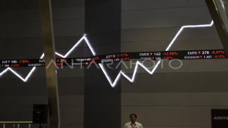 IHSG Terjun Bebas Akibat Potensi Resesi AS, Gimana Nih?