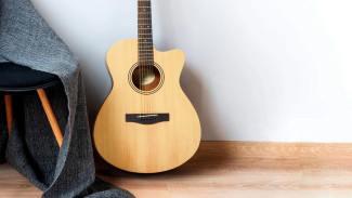 Yamaha F400 Diskon 19%: Dapatkan Gitar Akustik Berkualitas Mewah dengan Harga Terjangkau!