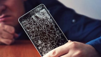 Jangan Lakukan Ini! Kebiasaan yang Membuat HP Anda Cepat Rusak