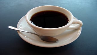 5 Tips Aman Minum Kopi Tanpa Khawatir Asam Lambung Kambuh