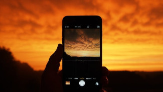 7 Aplikasi Kamera & Edit Foto iPhone yang Bikin Hasil Potret Makin Memukau!