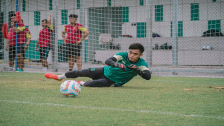 Kiper Timnas Indonesia, Ernando Ari, Bertekad Setia di Persebaya Selamanya