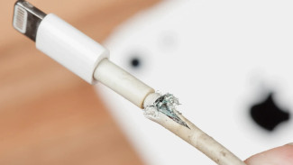 5 Kesalahan Fatal yang Bikin Charger HP Cepat Rusak, Hentikan Sekarang!