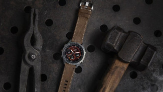 Garmin Luncurkan MARQ Adventurer Damascus Steel: Smartwatch Premium untuk Petualang Sejati!