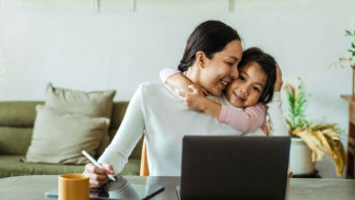 Jadi Ibu Hebat: Panduan Lengkap untuk Ibu Rumah Tangga yang Ingin Produktif di Era Digital