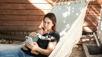 HP untuk Ibu Rumah Tangga: Multitasking Lancar, Baterai Gak Bikin Panik, Harga Ramah di Kantong!