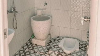 5 Cara Mudah Hilangkan Bau Pesisng di Kamar Mandi dengan Bahan Alami