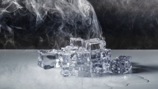 7 Rahasia Membuat Es Batu Bening dan Tahan Lama dengan Cara Sederhana