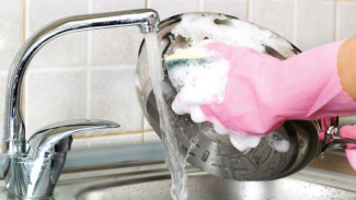 Gak Percaya! Cuma Pakai Lemon, Peralatan Dapur Langsung Kinclong Bak Baru