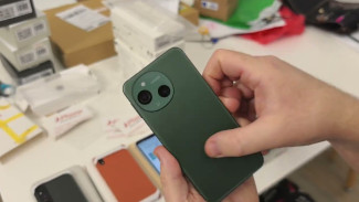 Sharp Aquos Sense 9: Layar Jernih 240Hz dengan Kekuatan Military Grade