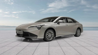 2 Mobil Listrik GAC Aion Terbaik 2025: Jarak Tempuh Jauh & Fitur Lengkap untuk Kebutuhan Modern