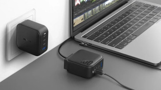 Jangan Lakukan Ini Saat Ngecas Laptop atau Baterainya Akan Cepat Rusak!