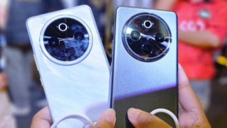 Baterai Terbesar di Indonesia! iQOO Z10 Resmi Meluncur: Bawa 7300mAh, Snapdragon 7s Gen 3, Harga Mulai Rp3,1 Jutaan!