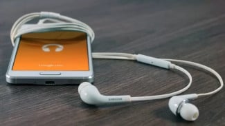 Masih Pakai Headset Kabel? Jangan Khawatir, Begini Kelebihannya