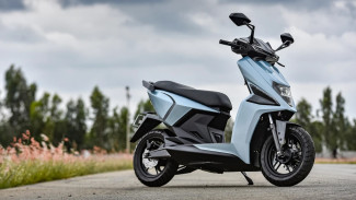 Review Lengkap Simple One: Motor Listrik Mirip Honda BeAt!