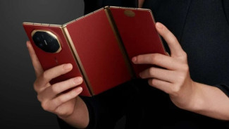 Bocor Lagi! Huawei Mate XT 2 Siap Meluncur September 2025: Ponsel Lipat Tiga Pertama dengan Satelit & Kaca Super Kuat!