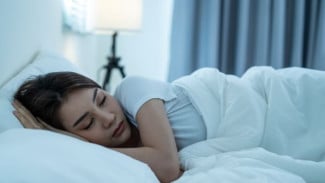 Waspada! Inilah Alasan Mengapa Tidur dengan Rambut Basah Sangat Berbahaya